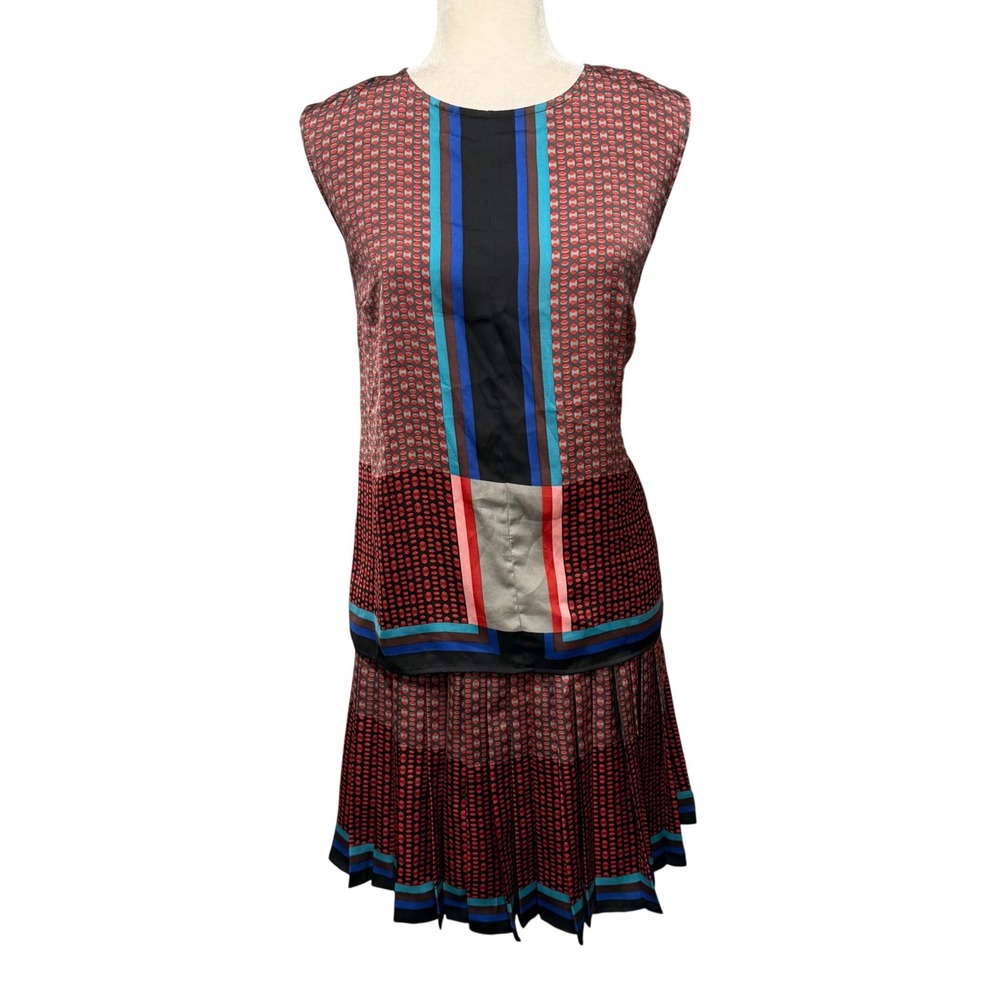 Halogen Skirt Set Womens‎ 12/L Red Geometric Pleated Sleeveless Academia Cosplay